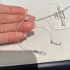 Pulsera Francesa de París con Cuerda Roja Pequeña y Trébol de Cuatro Hojas Azul Cielo para Mujer Extremadamente Fina Mini Diseño de Alta Gama de Nicho Pulsera Apilable