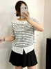 Camiseta feminina plus size ombro a ombro de manga curta, camisa listrada, estilo verão 2026, top de malha versátil que afina para mulheres plus size