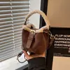 Bolsa Nueva de Niños Otoño e Invierno Serie Maillard Mini Bolso Cubo de Lana de Cordero Bolso de Mano Esmerilado Retro Bolso Cruzado para Mujer