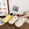 Zapatos Blancos Transpirables para Estudiantes, Versátiles para Mujer, Nuevos Zapatos Deportivos Casuales Populares Primavera y Verano 2026, Tenis de Suela Gruesa