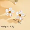 Brincos de Flor de Pérola Barroca com Design de Nicho Transfronteiriço Europeu e Americano, Brincos de Pétalas Modernos de Luxo Leve de Alta Qualidade para Mulheres