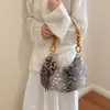 2026 Nuevo Bolso de Mano Peludo de Gama Alta Bolso de Felpa Estilo Coreano para Mujer Moda de Nicho Bolsos de Axila con Manchas de Ciervo Pequeño de Moda