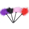 Fabricantes produzem varetas de penas divertidas para mulheres, uma alternativa para treinamento, estimulação e provocação, ideal para casais que desejam flertar.