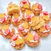 Acessórios de Resina para Simulação Comendo e Brincando Morango Laranja Creme Bolo Capa de Celular DIY Sapato com Buraco Grampo de Cabelo Pingente Pingente