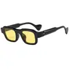 2025 Xiaohongshu Fotografía de Influencer Parasol Gafas de Sol para Mujer Moda Retro Tendencia con Tachuelas Gafas de Sol con Protección UV