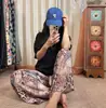 Calça de Pijama de Seda de Algodão para Mulheres, Estilo Fino para Primavera e Verão, Tamanho Grande, Caimento Solto, Calça de Perna Larga de Algodão Artificial, Pode Ser Usada Fora de Casa, Versátil, Cintura Alta, Leve
