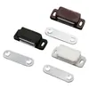 Venta al por mayor de fábrica fuerte magnético gabinete plástico magnético puerta de gabinete magnética táctil hardware de muebles puerta de gabinete gabinete en stock al por mayor