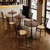 Mesa Redonda Pequena de Madeira Maciça Estilo Café Retrô Personalizada Mesas e Cadeiras para Loja de Chá com Leite e Sobremesas Mesa Quadrada de Madeira para Loja de Pães e Doces