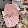 Roupas de Corrida Conjunto Esportivo Feminino 2025 Chegada de Verão Elegante Solto Manga Curta Shorts Moda Casual Conjunto de Duas Peças