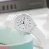 Nuevo reloj de examen simple y versátil para estudiantes de secundaria mujeres, reloj analógico con un estilo fresco y lindo, correa de silicona, colorido