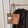 Sacola casual de grande capacidade feminina 2024 Bolsa de ombro simples e elegante Bolsa de viagem para todos os jogos Bolsa de classe de estudante universitário