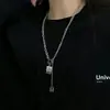 Novo Estilo Colar de Pérolas Ins para Mulheres, Corrente Versátil de Gola de Suéter de Luxo Leve de Nicho com Pingente de Coração e Borboleta Atacado