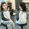 Camiseta Base de Cuello Redondo para Niñas 2026 Nuevo Estilo Ropa Interior para Niños Medianos y Mayores Polar por Ambos Lados Ropa Otoño/Invierno Bloque de Color Manga Larga Tendencia
