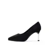 Zapatos de tacón alto con plataforma de punta fina y ante negro 1026-2, Cómodos para los pies, Boca poco profunda, Tacón fino, Zapatos de moda para mujer al por mayor