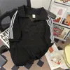 Design de Verão Malha Vazada Masculina Três Listras Respirável Seda de Gelo Fresca Solta Gola V Manga Curta Moda Praia