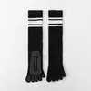 Calcetines de Yoga de Cinco Dedos, Tobillo Antideslizante Profesionales para Mujer, Correr, Saltar la Cuerda, Ciclismo Específico para Fitness, Calcetines Deportivos Largos de Compresión