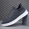 Zapatos de Hombre de Punto Hueco, Nuevo Modelo de Verano, Transpirables y Cómodos de Malla, Slip-On, Zapatos Casuales para Hombre con Punta Redonda Simple