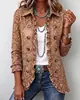 Abrigo retro de estilo europeo y americano de doble botonadura con cuello de volantes, mangas largas y diseño estampado, adecuado para uso casual.