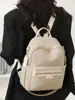 Mochila simples de nylon para mulheres, novo modelo 2026, mochila casual de moda transfronteiriça, grande capacidade, leve, adequada para o dia a dia e estudantes