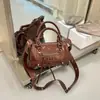 Moda Comércio Exterior Retrô Elegante Bolsa Pequena Feminina 2026 Nova Versátil para o Trabalho Bolsa Transversal Bolsa de Mão de Alto Padrão Bolsa Almofada