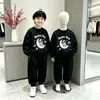 Conjunto Informal de Moda para Niños 2026 Nueva Sudadera de Cuello Redondo y Pantalones Jogger, Elegante Conjunto Deportivo de Dos Piezas Streetwear