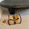 Coleção de Outono 2026 de Shuai Mi: Nova Bolsa de Ombro Retrô Francesa, uma Bolsa Transversal Única e Espaçosa para o Dia a Dia das Mulheres