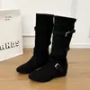 Hebilla Moda Casual Europea Americana Punta Redonda Botas Altas de Otoño Gamuza Plisado Mujer Retro Aumento de Altura Interior Estilo Coreano Nuevo 2026