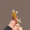 Broche Exquisito de Alta Qualidade para Mulheres com Motivos de Peixes e Carpas, Adequado para Ano Novo, Melhores Amigas, Idosos, Presentes de Casamento e Pode Ser Usado com Ternos ou Suéteres