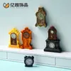 Reloj de péndulo clásico retro antiguo creativo Despertador Accesorios de decoración DIY Coche pequeño Escritorio Resina Adornos pequeños