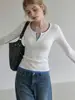 Suéter tejido blanco de corte ajustado para principios de otoño, nueva colección 2026 para mujer, top chic y moderno de estilo francés que te hace lucir más joven