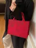 Nova Bolsa Grande Bordada Floral Estilo Chinês Tendência Nacional para Mulheres 2025 Nova Bolsa de Casamento Bolsa de Presente Souvenir Bolsa de Mão Tote Ins