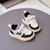 Tenis Casuales para Niños 2025 Verano Nuevos Suela Suave Antideslizantes Primeros Pasos Zapatos para Bebé y Niño Pequeño Moda Zapatos Individuales