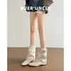 Novas Botas Rad 2026 Fivela Cavaleiro Aumento de Altura Botas de Cano Curto Western Femininas Salto Grosso Jeans Pernas Dedo Quadrado Retrô