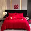 Nuevo Conjunto Rojo de Cuatro Piezas Estilo Chino para Boda, Ropa de Cama para Habitación de Boda, Conjunto Bordado de Dragón y Fénix de Lujo Ligero al por Mayor