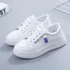 Nuevos zapatos blancos de cuero de color sólido para mujer, para comercio exterior transfronterizo, zapatos planos básicos, zapatos deportivos casuales para estudiantes