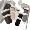 26 Calcetines Nuevos Otoño Invierno Calcetines Nuevos Rayados Bloque de Color Estilo Japonés Gris Azul Calcetines Sueltos para Mujer