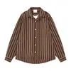 Camisa de manga larga a rayas verticales falsa de dos piezas para hombre, holgada y casual, adecuada para primavera y otoño, camisa con cuello de solapa estilo japonés, vibe moda urbana alta