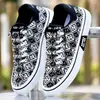 Zapatos de lona para hombre estilo antiguo 2026 verano nuevos zapatos finos de moda para adolescentes, zapatillas casuales versátiles estilo coreano