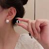 Pendientes de estilo retro europeo y americano con hebilla de oreja simple de metal, temperamento de alta gama, geométricos, pendientes rojos de red al por mayor