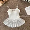Camisola de Encaje Blanco Apilado Estilo Francés de Alta Gama Verano 2025 Camisa Base de Encaje con Costuras Dulces y Picantes para Mujer