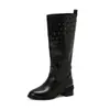 Botas Femininas de Salto Médio com Bico Redondo Tamanho Plus Size Estilo Europeu e Americano, Botas de Couro com Salto Quadrado, Botas de Resfriamento, Botas de Cano Alto para Mulheres