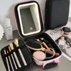 Bolsa Cosmética Popular Transfronteiriça Personalizável com Luz LED e Espelho Caixa Grande Capacidade Portátil de Alta Qualidade