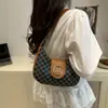 Bolsa Feminina Moda 2025 Primavera Nova Tendência Decoração com Cinto Bolsa de Ombro Retrô Estampa de Letras Casual de Axila