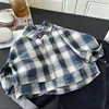 Camisas infantis de primavera e outono para meninos e meninas, roupas de bebê estilosas, designs modernos e exclusivos, estilo de Hong Kong, estilo coreano e estilo japonês, camisas listradas e xadrez