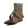 Novo Modelo de Comércio Exterior 2026: Botas Femininas de Cano Curto Bico Fino com Laço Color Block, Botas Transfronteiriças de Couro e Tecido Jeans com Salto Interno Oculto, Botas Martin