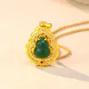 Novo Pingente de Cuia Dourado Antigo com Jade da Série Cidade Proibida Estilo Chinês, Corrente Fina para Clavícula Pequena Estilo Retrô de Fortuna e Prosperidade para Mulheres Atacado