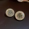 Brincos de Tarraxa Redondos com Cruz de Zircônia Cintilante Banhados a Ouro 18K Real Brincos de Luxo Leve High-End