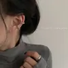 Pendientes de clip con forma de corazón de diamantes para mujer, diseño de nicho, con un toque avanzado de sentido para estudiantes, sin agujeros para las orejas, para celebridades de Internet.