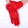 Ventas Directas de Fábrica Vestido de Novia Rojo Vestido de Novia Blanco Guantes a Juego Novia Cálido Estudio Fotográfico Monocromático Vestido de Novia Guantes de Encaje