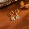 Aretes y Collar de Moda Europea y Americana Transfronterizos con Incrustaciones de Circonita en Cobre y Set de Joyería para Mujer, Set de Pinza para Oreja con Cadena de Acero Inoxidable de Lujo Ligero